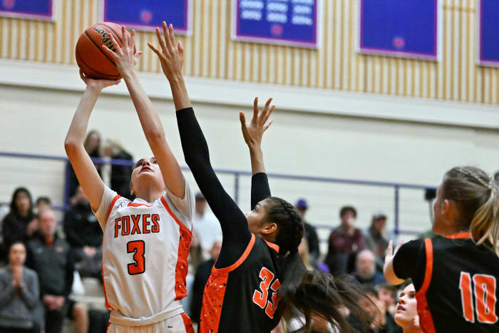 a Silverton Crater 5A Oregon girls basketball final 2024 Leon Neuschwander 3